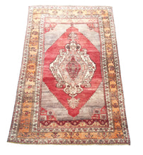 Load image into Gallery viewer, 5x9 Vintage Central Anatolian Oushak Style &#39;Taşpınar&#39; Turkish Area Rug | Bold Medallion Warm Colors Spacious Field Floral Border | SKU 240
